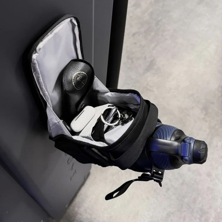 Magnetic Gym Bag with Water Bottle Holder™